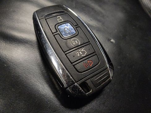 Used 2018 Lincoln MKC Select w/ Select Plus Package image 32