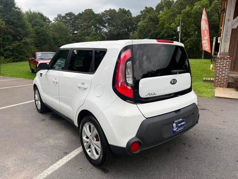 Used 2014 Kia Soul + FWD image 8