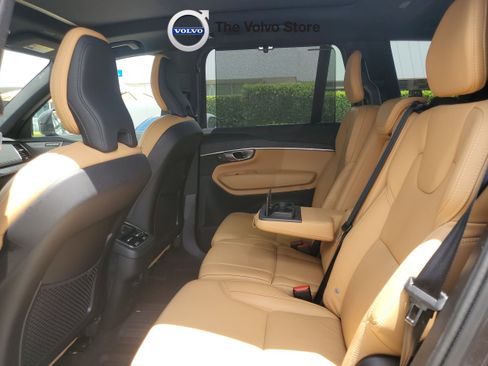 Certified 2024 Volvo XC90 B6 Ultimate w/ Protection Package Premier AWD/4WD image 12
