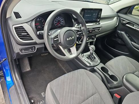 Used 2022 Kia Seltos LX AWD/4WD image 11