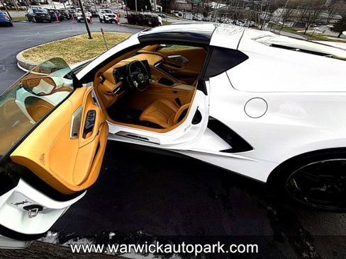 Used 2020 Chevrolet Corvette STINGRAY 3LT w/ 3LT Preferred Equipment Group image 9