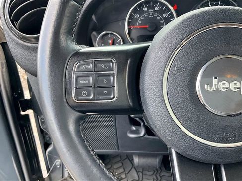 Used 2017 Jeep Wrangler Unlimited Sahara AWD/4WD image 17