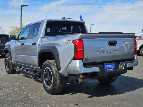 Used 2024 Toyota Tacoma 4x4 Double Cab image 8