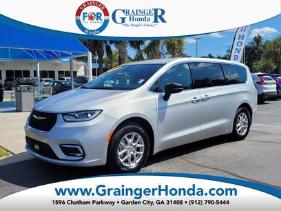 Used 2024 Chrysler Pacifica Touring-L