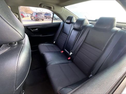 Used 2016 Toyota Camry SE image 20