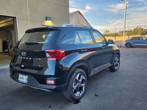 New 2026 Hyundai Venue SEL FWD image 7
