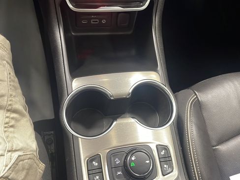 Used 2018 GMC Terrain Denali w/ Comfort Package FWD image 10