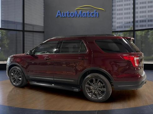 Used 2018 Ford Explorer XLT w/ Equipment Group 202A AWD/4WD image 8
