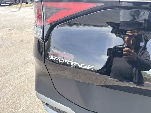 Used 2023 Kia Sportage X-Line w/ X-Line Premium Package AWD/4WD image 5