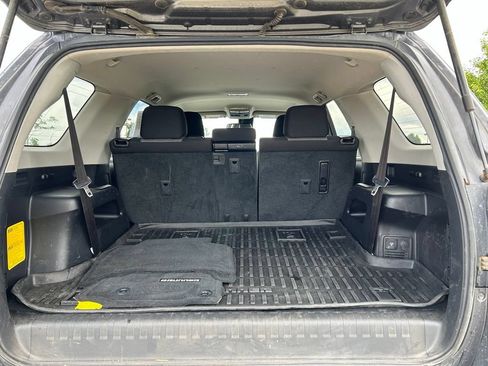Used 2020 Toyota 4Runner SR5 AWD/4WD image 28