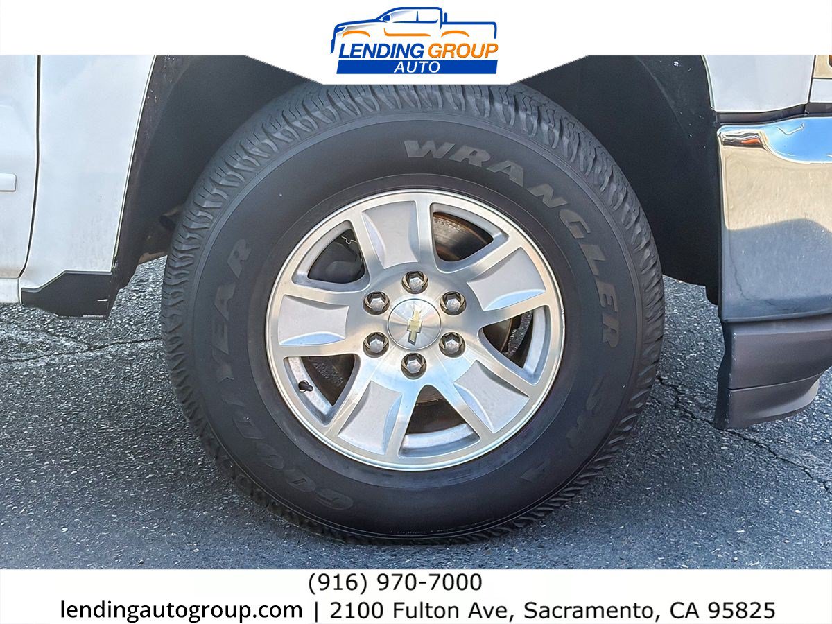Used 2018 Chevrolet Silverado 1500 LT w/ LT Eassist Package RWD image 9