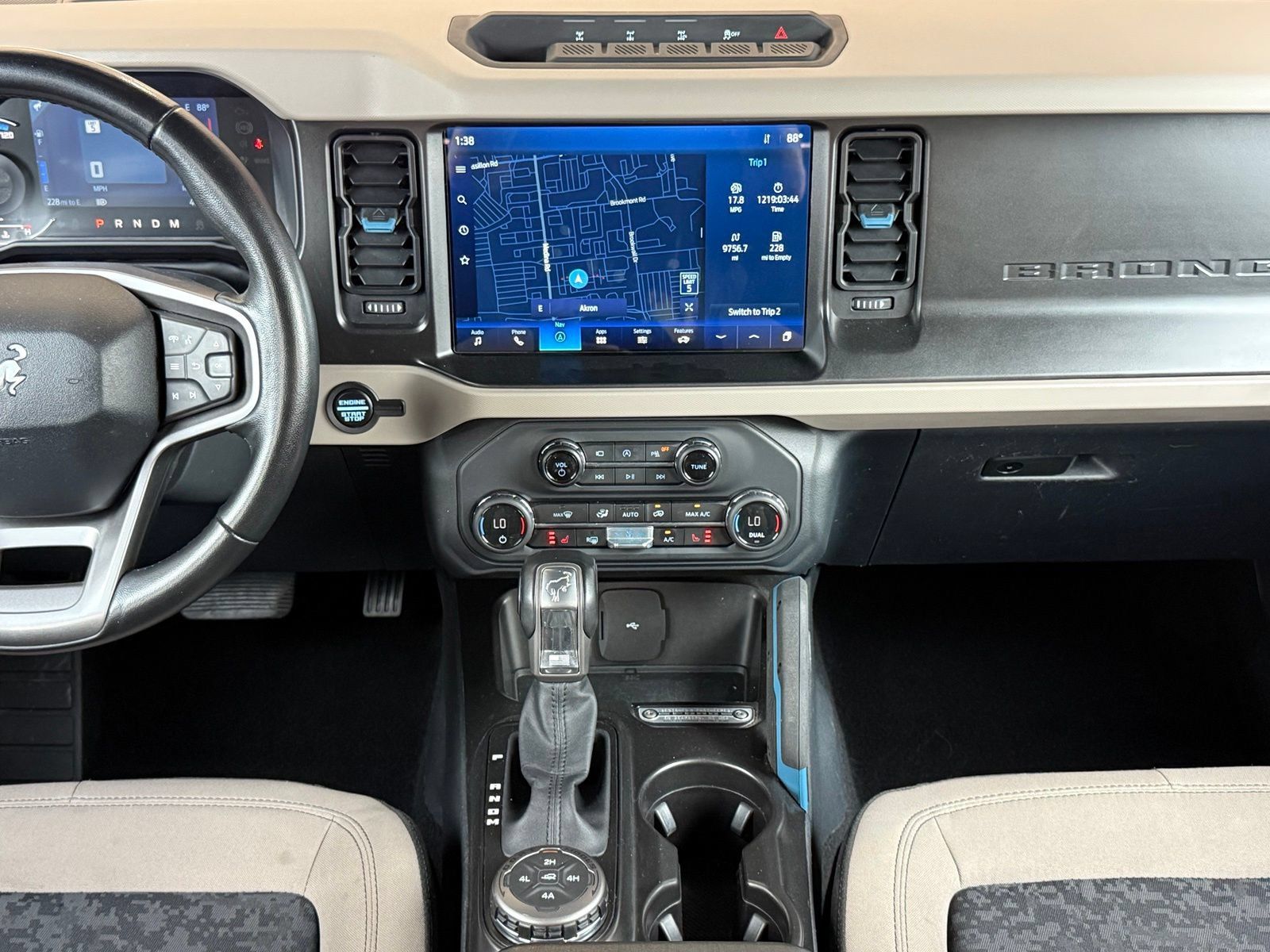 Used 2023 Ford Bronco Wildtrak AWD/4WD image 18