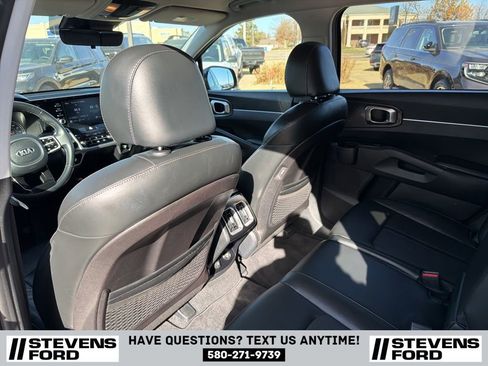 Used 2021 Kia Sorento S image 30