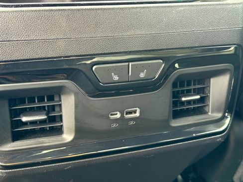 Used 2022 Chevrolet Silverado 1500 ZR2 w/ Technology Package image 23