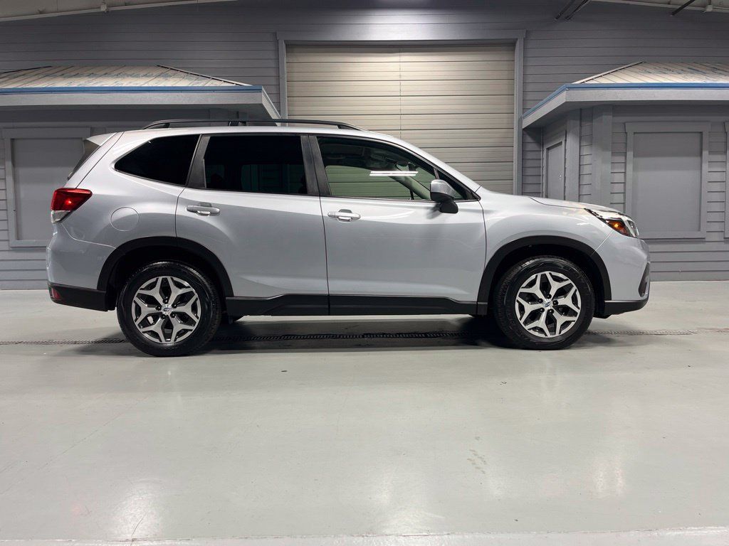 Used 2021 Subaru Forester Premium w/ Popular Package #1 AWD/4WD image 8