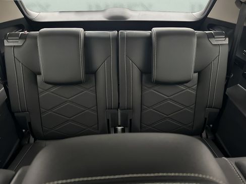 Used 2025 Volkswagen Atlas SE image 12