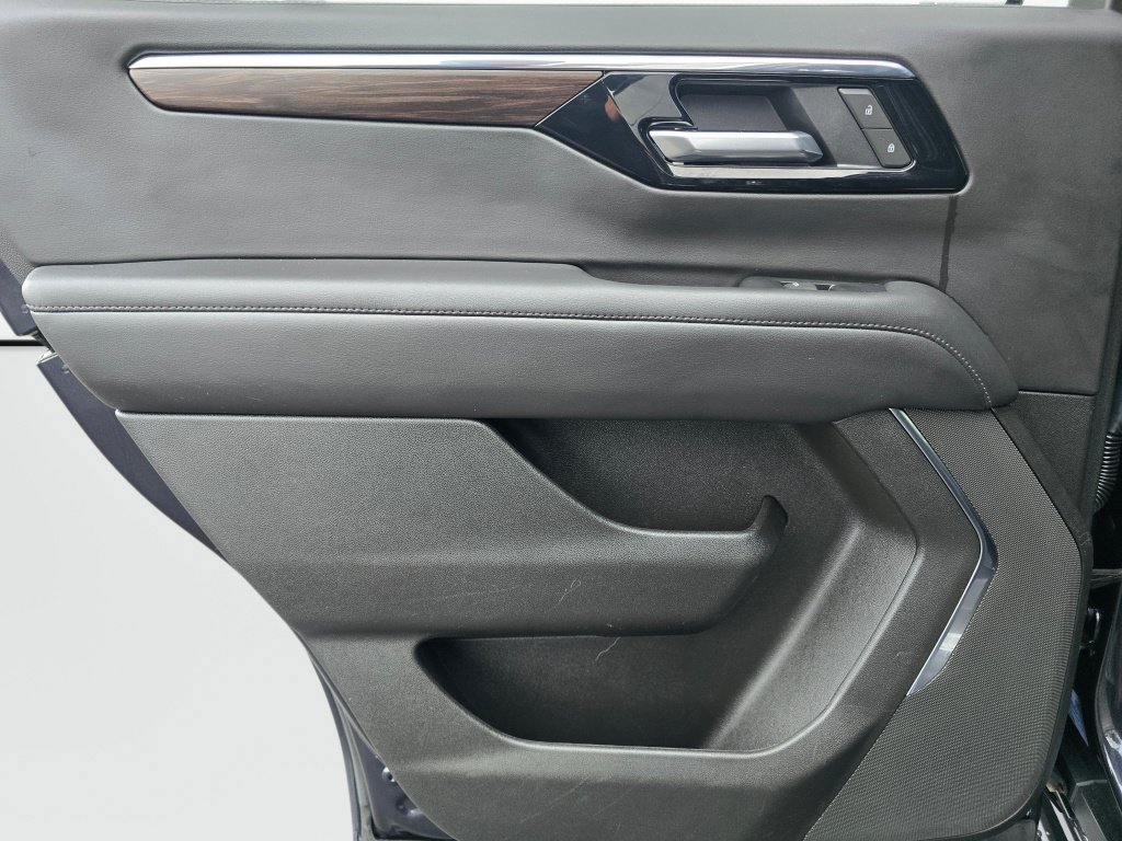 Used 2025 Chevrolet Tahoe LT AWD/4WD image 20