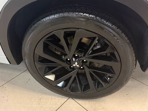 Used 2024 Mitsubishi Outlander SEL image 16