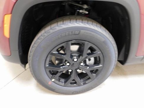 New 2025 Jeep Grand Cherokee Altitude image 11