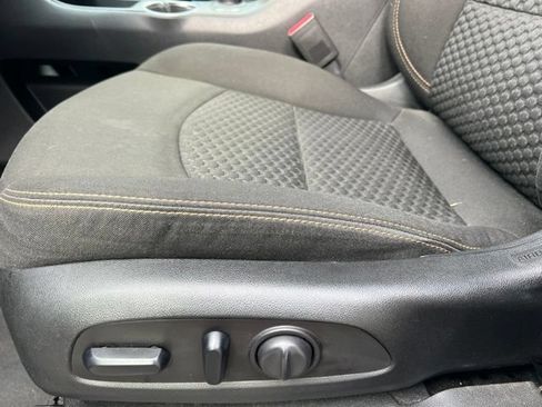Used 2020 GMC Terrain SLE w/ Driver Convenience Package FWD image 18