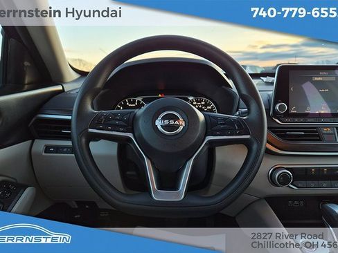 Used 2024 Nissan Altima 2.5 SV image 8