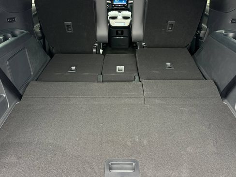 New 2026 Lincoln Navigator Reserve w/ Jet Appearance Package AWD/4WD image 15