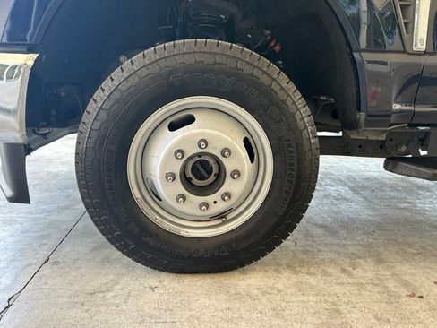 Used 2025 Ford F350 XLT AWD/4WD image 12