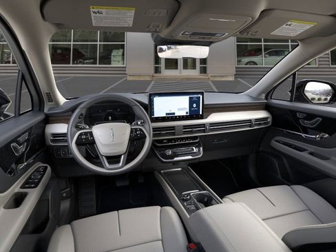 New 2026 Lincoln Corsair Reserve image 9