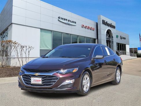 Used 2020 Chevrolet Malibu LS image 2