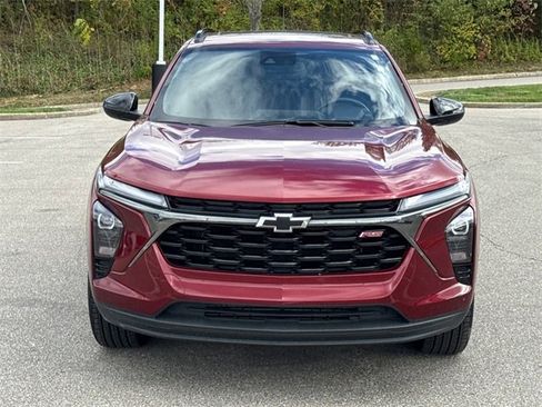 Certified 2024 Chevrolet Trax RS w/ Sunroof Package image 9