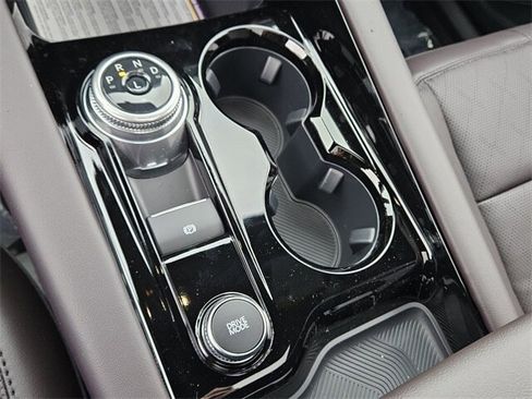 New 2026 Ford Explorer Platinum image 25