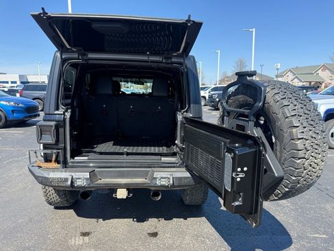 Used 2020 Jeep Wrangler Unlimited Rubicon w/ Steel Bumper Group AWD/4WD image 31