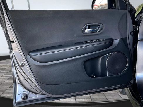 Used 2022 Honda HR-V Sport image 17