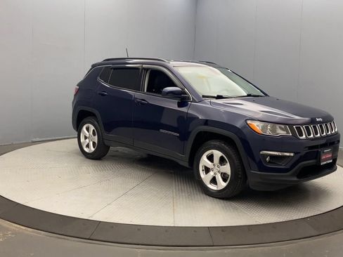 Used 2019 Jeep Compass Latitude AWD/4WD image 7