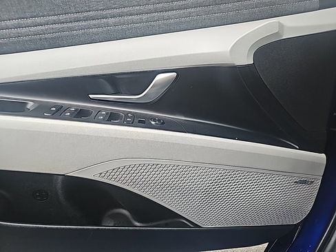 Used 2024 Hyundai Elantra Limited image 26