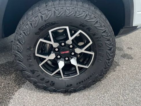 Used 2024 GMC Canyon AT4X AWD/4WD image 8