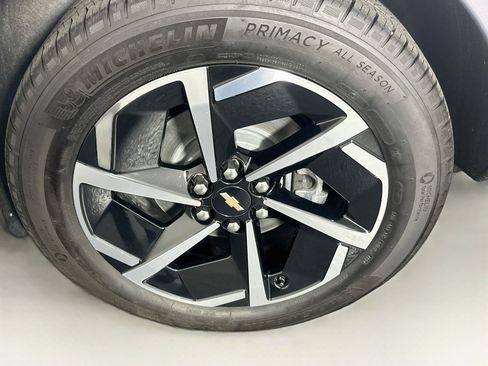 Used 2025 Chevrolet Equinox EV LT FWD image 11