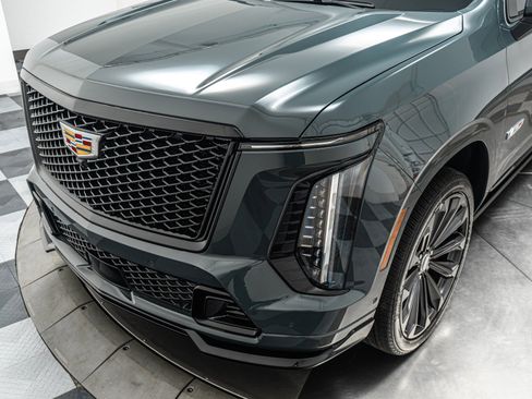 Used 2026 Cadillac Escalade V AWD/4WD image 42