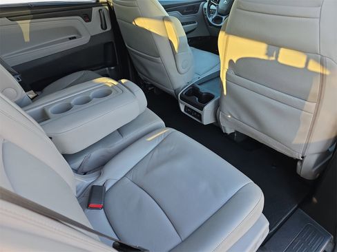 Used 2018 Honda Odyssey EX-L image 11