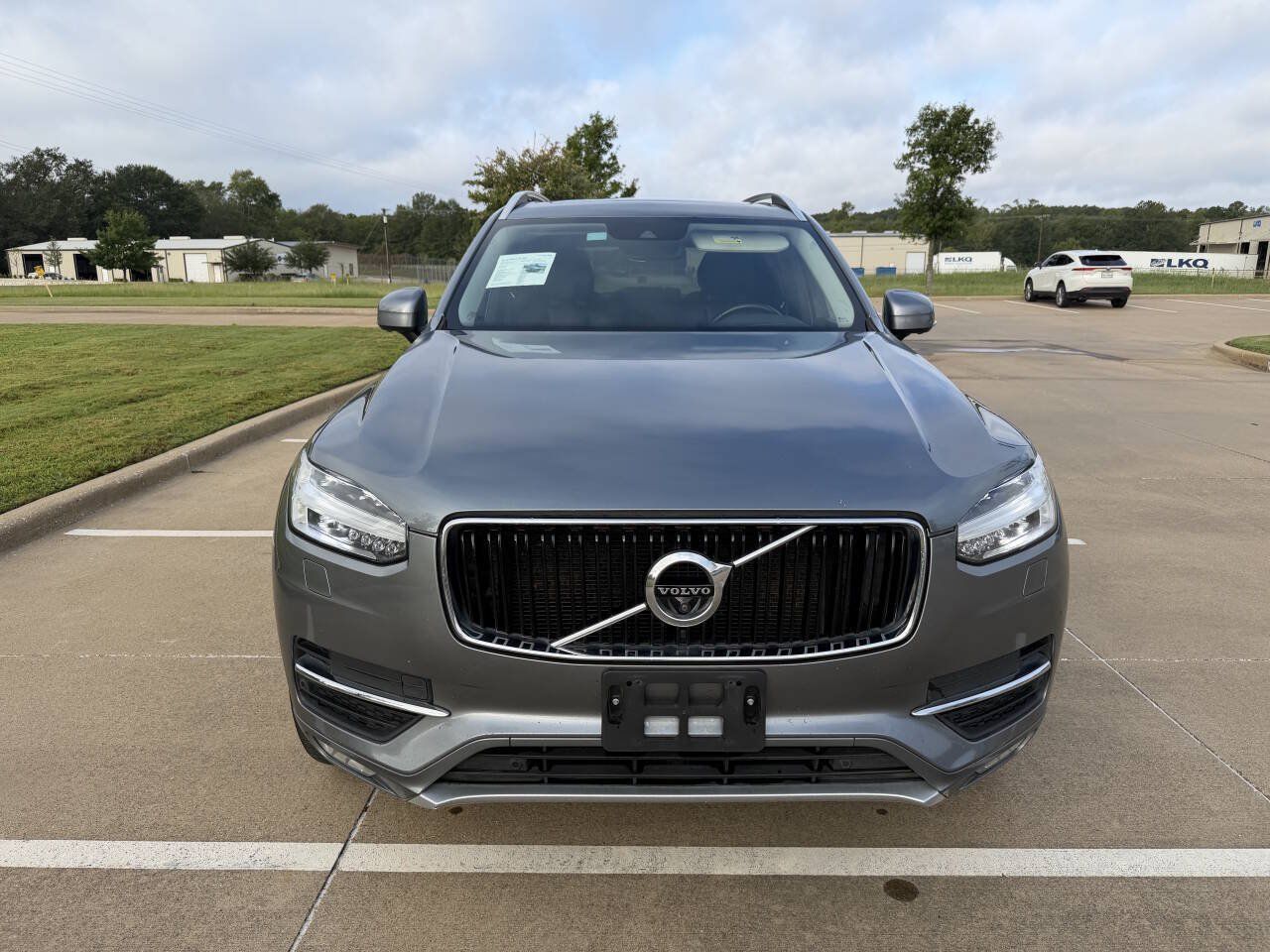 Used 2018 Volvo XC90 T6 Momentum w/ Convenience Package AWD/4WD image 25