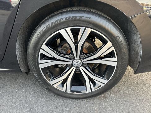 Used 2022 Volkswagen Passat 2.0T SE image 8