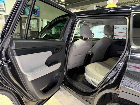 Used 2022 Toyota Highlander LE FWD image 51