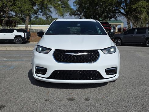 New 2026 Chrysler Pacifica Select image 10