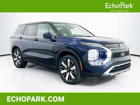 Used 2025 Mitsubishi Outlander SE AWD/4WD image 1