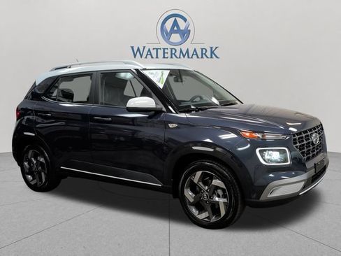 Used 2025 Hyundai Venue Limited FWD image 8