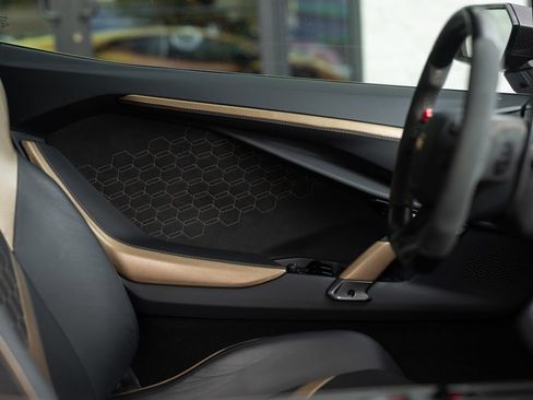 Used 2024 Lamborghini Revuelto AWD/4WD image 30