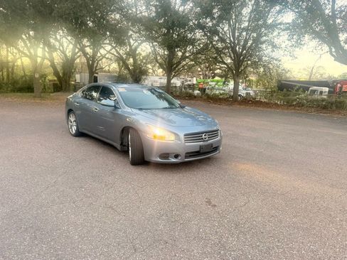 Used 2010 Nissan Maxima 3.5 SV w/ Sport Pkg image 3