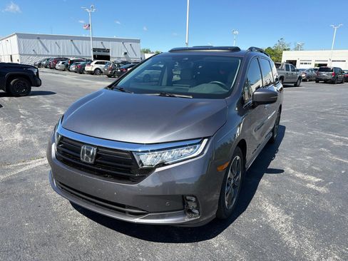 Used 2024 Honda Odyssey Elite image 2