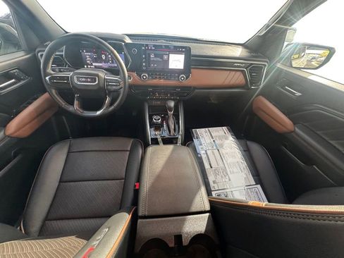 Used 2024 GMC Canyon AT4 w/ AT4 Premium Package image 12