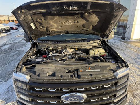Used 2024 Ford F250 Platinum w/ Tremor Off-Road Package image 39